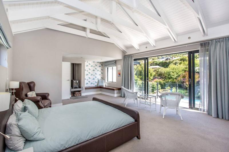 To Let 4 Bedroom Property for Rent in Tarragona Western Cape